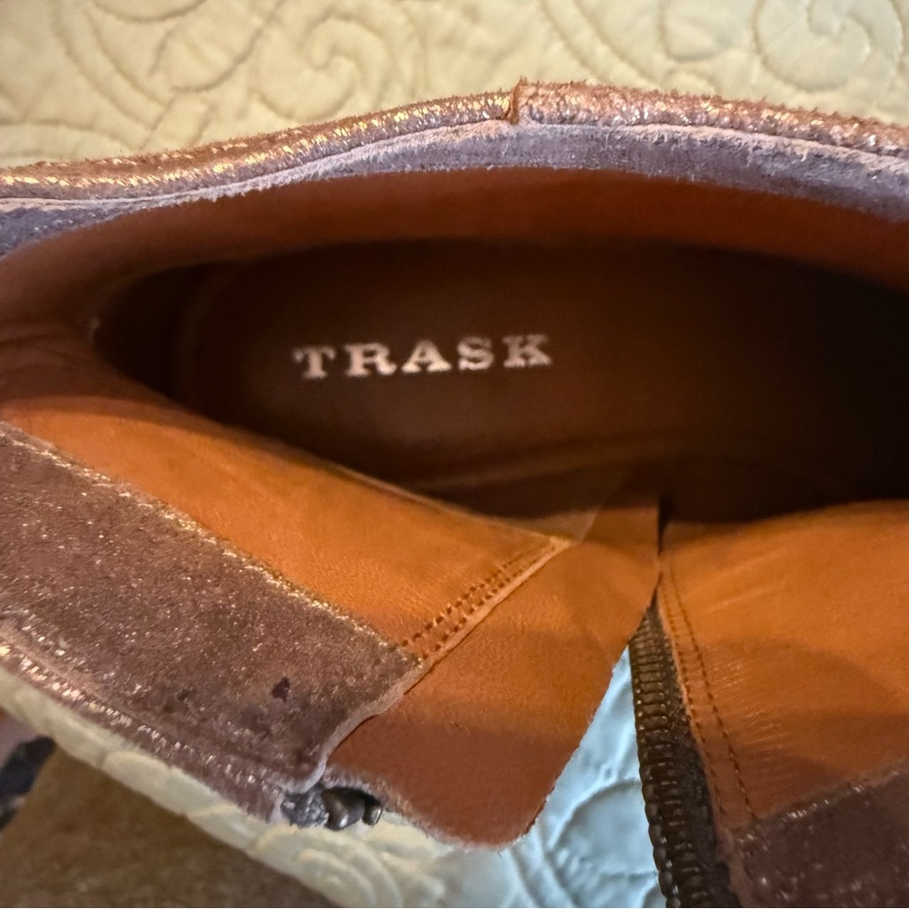 Trask Women’s Metallic Pewter Vivian Suede Ankle Booties Size 8.5 - Picture 10 of 12